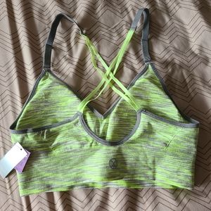 A brand new sports bra size xs-s.